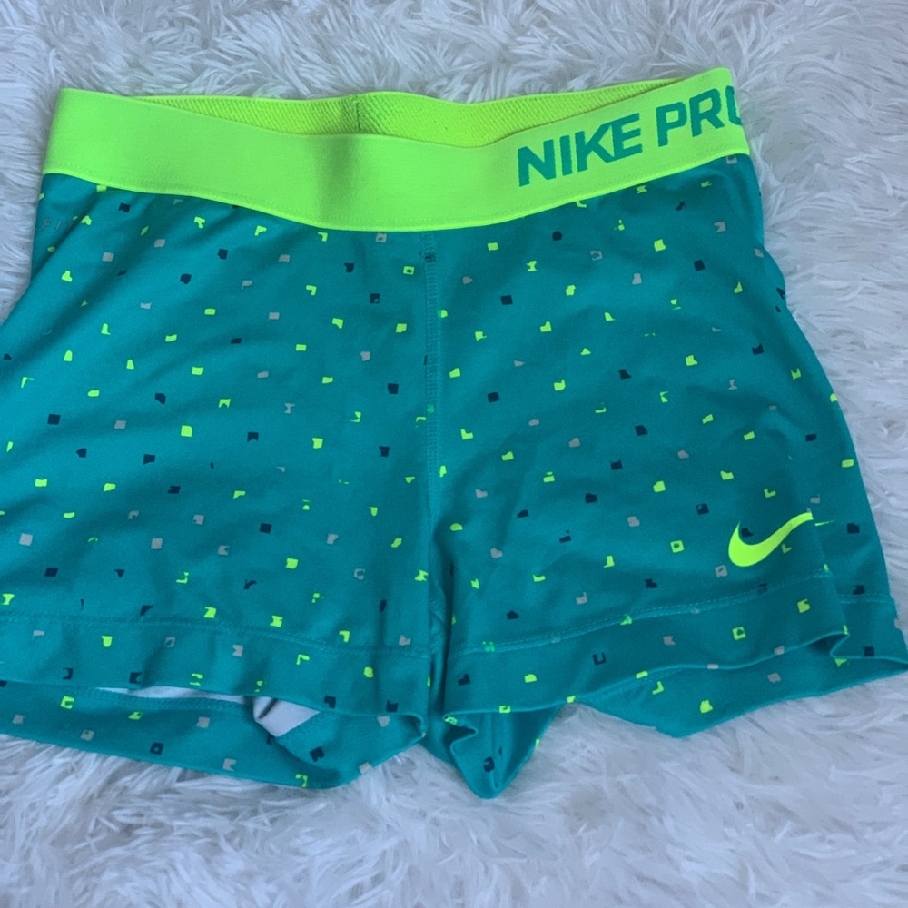Women’s Nike Pro Shorts Size Small